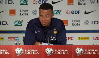 МБАППЕ: «Дешам приложил руку к тем двум звездам, что у нас на футболках»