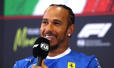 ХЕМІЛТОН: «Готовий пожертвувати собою, щоб допомогти Феррарі перемогти»