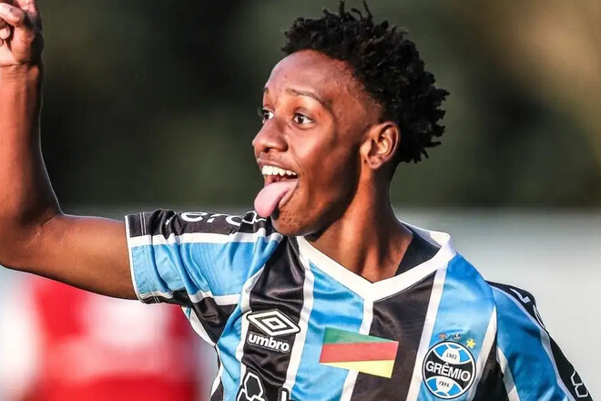 ВІДЕО. Як грає Габріель Мек, якого сватають у Шахтар