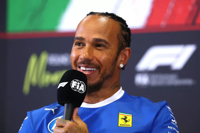 ХЕМІЛТОН: «Готовий пожертвувати собою, щоб допомогти Феррарі перемогти»