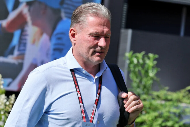 Йос ФЕРСТАППЕН: «Какой же он идиот. Ему просто нужно было это сделать»