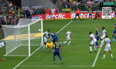 ВІДЕО. Стійка врятувала Францію: як Україна створила два супермоменти