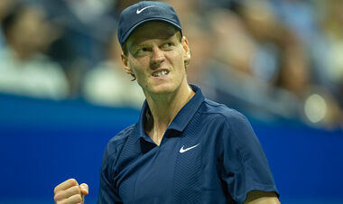 Яннік Сіннер – Фелікс Оже-Альяссім. У 2-му сеті Оже задавив. Відеоогляд