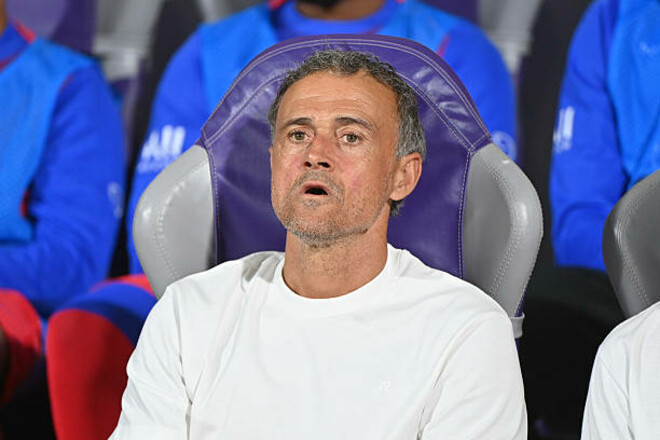 Тренера ПСЖ Энрике немедленно доставили в больницу. Известна причина