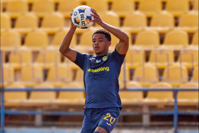 Вікторія та Металіст проводять матч 5-го туру Першої ліги. Стартові склади