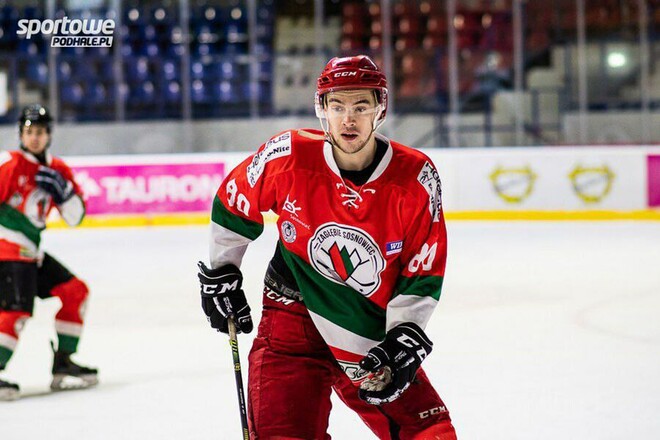 Осужденный за шпионаж российский хоккеист попросил убежища в Польше