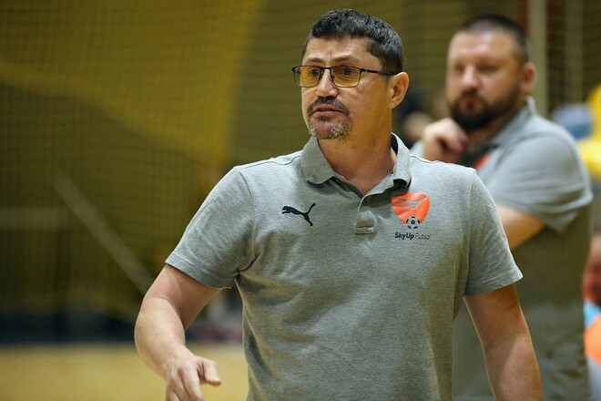 ВИДЕО. Как Тарасу Шпичке вручили награду лучшего тренера сезона 2024/25