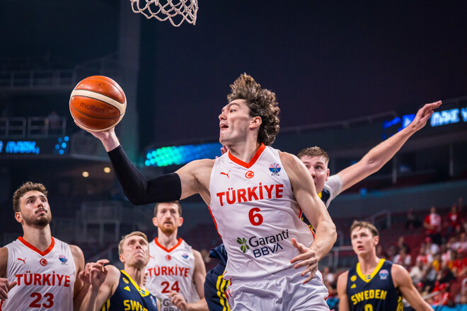 Євробаскет-2025. Туреччина програла три чверті шведам, але пройшла далі