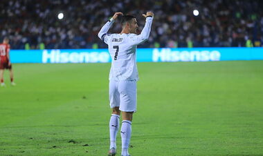 Duby Ronaldo and Felix. Five goals: Portugal devoured over Armenia
