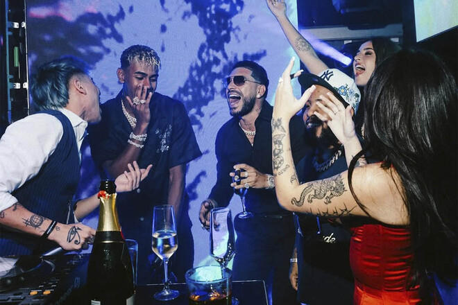 ФОТО. 70 девушек за ночь и костюмы кроликов: ночная жизнь Ламина Ямаля