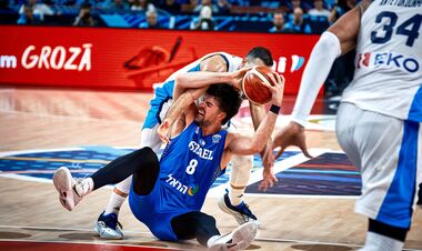 Евробаскет-2025. Дабл-дабл Адетокумбо вывел Грецию в четвертьфинал