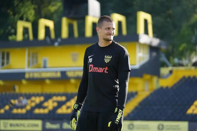 Полесье оштрафовало голкипера за лишний вес. Он назвал сумму штрафа