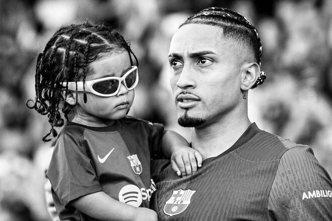 ФОТО. Футболіст Барселони звинуватив Діснейленд у расизмі. Що сталося?