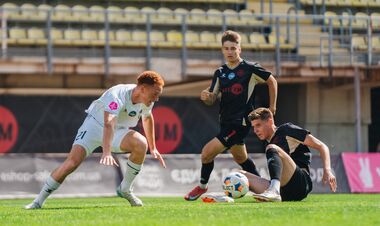 Металург З – ЮКСА – 0:3. Розгром після вилучення. Відео голів і огляд матчу