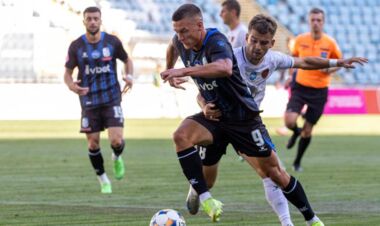 Черноморец – Феникс-Мариуполь – 2:0. Победа вывела в лидеры. Видеообзор