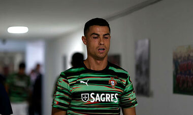 ВИДЕО. Роналду поддержал болбоя во время исполнения гимна Армении