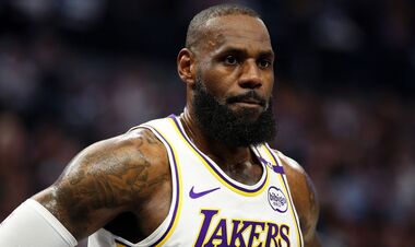 ВІДЕО. Несправжній Леброн. Легендарний Джеймс не зміг влучити у корзину