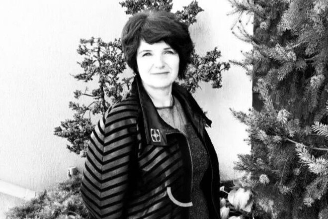 Склоним головы. Их с мужем убили прилетевшие во двор снаряды