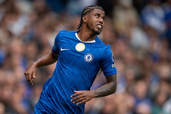 Челси получил серьезное предложение по полузащитнику