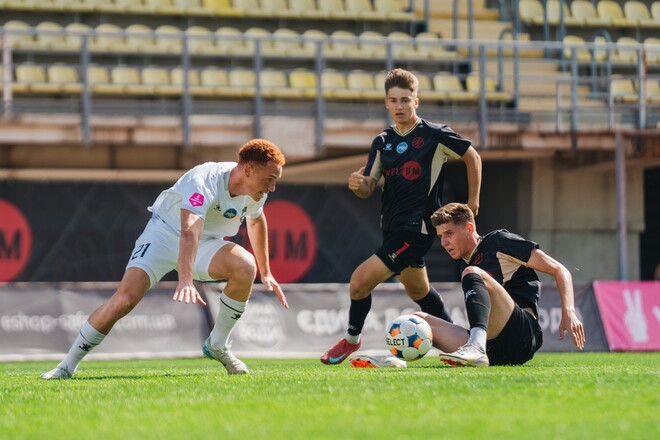 Металлург З – ЮКСА – 0:3. Разгром после удаления. Видео голов и обзор матча