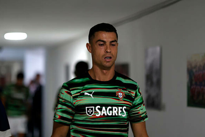 ВІДЕО. Роналду підтримав болбоя під час виконання гімну Вірменії