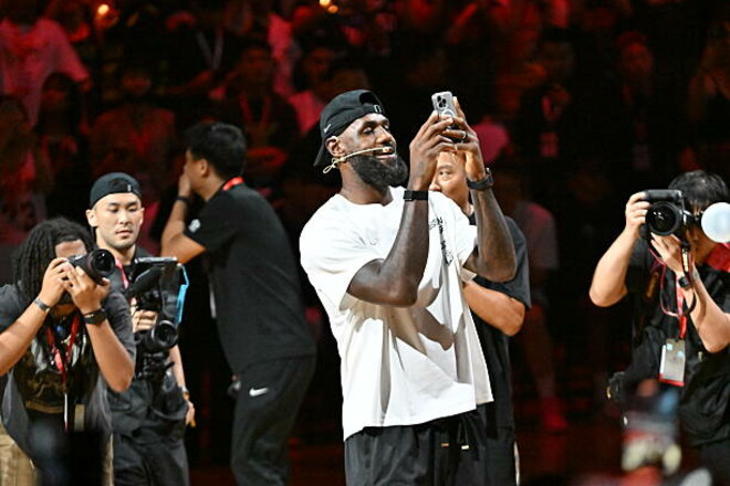 Леброн Джеймс назвав гравця, який домінував сильніше за Майкла Джордана