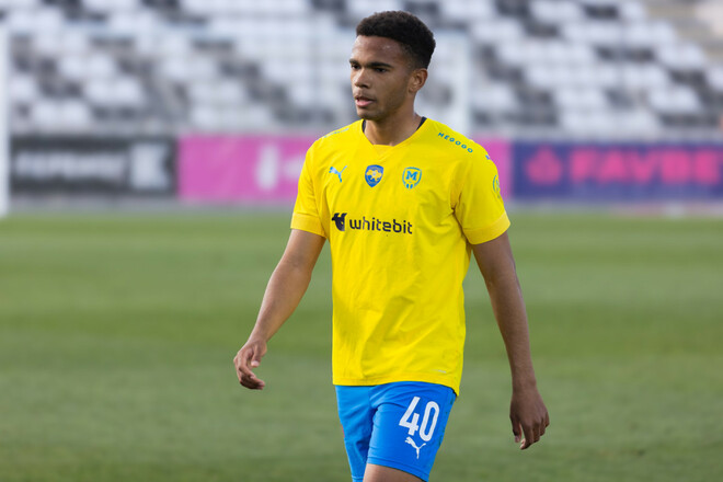 ОФИЦИАЛЬНО. Металлист 1925 отпустил игрока молодежной сборной Украины