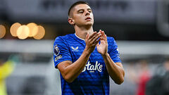 Injury and contract continuation. Everton has decided on the future Mykolenko