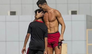 ФОТО. Роналду показал сыну свой первый дом, чтобы дать важный урок