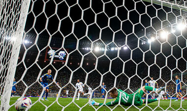 Ексарбітр ФІФА оцінив спірні моменти у грі Азербайджан – Україна