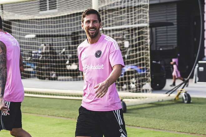 ВИДЕО. Сын Суареса проигнорировал Месси. И вот что он сделал после