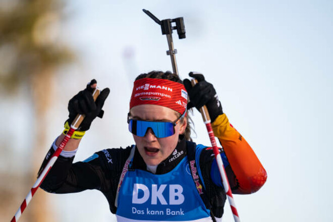 Немецкая биатлонистка создала украшение в честь победы на Кубке мира