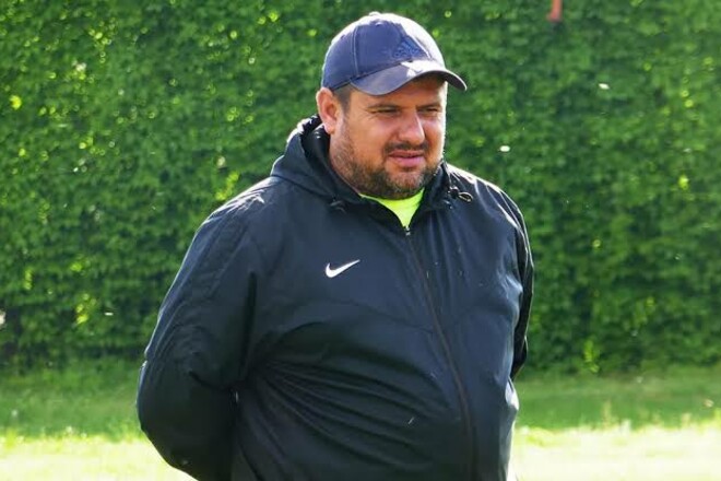 Известный украинский тренер наорал на своих футболистов во время перерыва