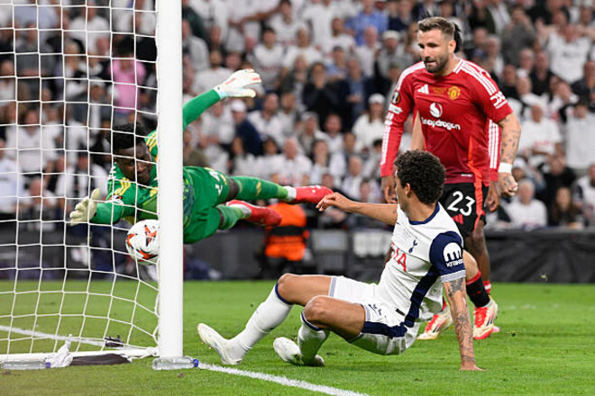 ВИДЕО. Бреннан Джонсон открыл счет для Тоттенхэма в матче с МЮ