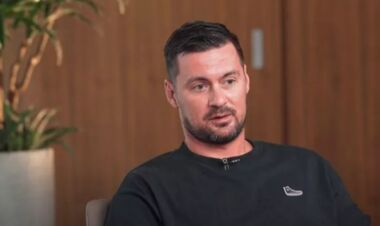 МИЛЕВСКИЙ: «Почему ты начал хвататься за лицо? Арбитр изменил решение»