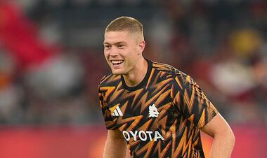 «Його виставляли силою». В Італії жорстко наїхали на Рому через Довбика