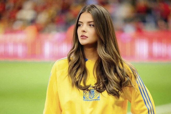 Photo. Ukrainian journalist conquered Baku with her beauty