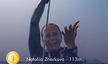 Украинка Наталия Жаркова стала чемпионкой мира 2025 по фридайвингу