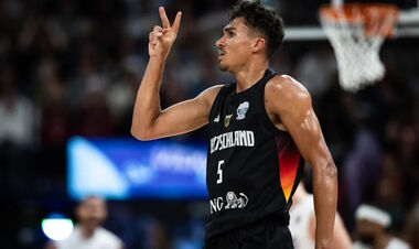 ВІДЕО. Переломний момент. Сілва закинув під сирену з центру майданчика