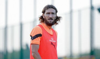 Критика Реброва, Чигринський завершив кар'єру, Миколенка чекають у Серії A