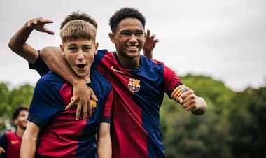 ФОТО. Украинский полузащитник помог Барселоне U-18 победить на клубном ЧМ