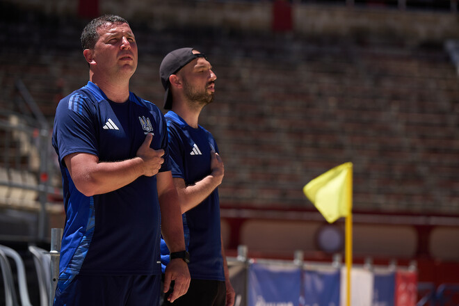 Тренер сборной Украины ответил на критику из-за русского языка