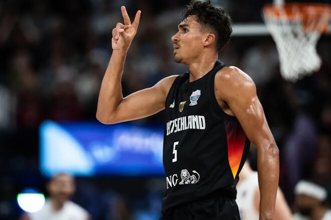 ВІДЕО. Переломний момент. Сілва закинув під сирену з центру майданчика