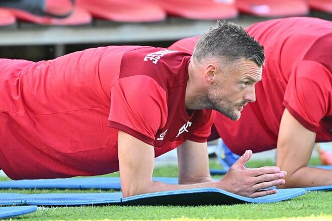 «Доверяю своим ногам». Варди прокомментировал переход в Кремонезе