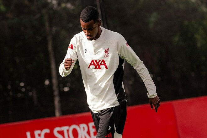 ВИДЕО. Шведский форвард Исак провел первую тренировку с Ливерпулем