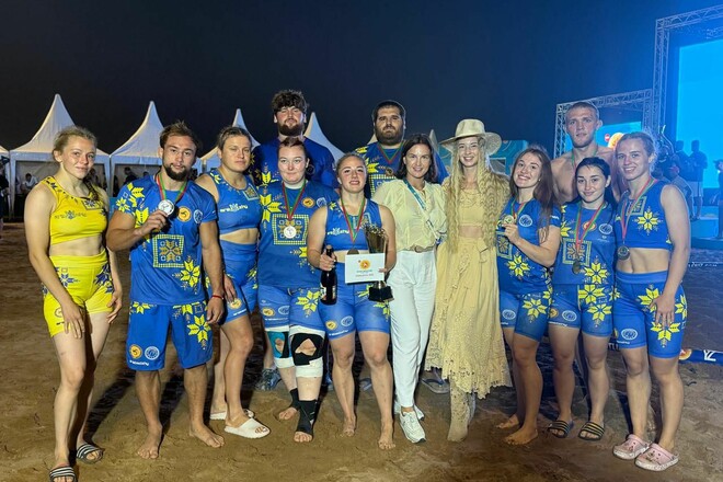 Украинцы взяли 8 медалей на этапе Мировой серии по пляжной борьбе