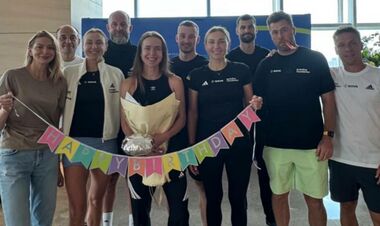 ФОТО. Свитолина прибыла в Китай. Элину поздравили с днем рождения