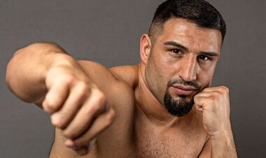 Чемпион мира в супертяжелом весе проведет бой против непобежденного албанца