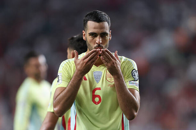 Рожден для атаки, обязан играть в центре. Мерино удивляет в последнее время