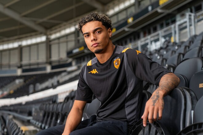 ОФІЦІЙНО. Син Роналдіньо знайшов новий клуб в Англії